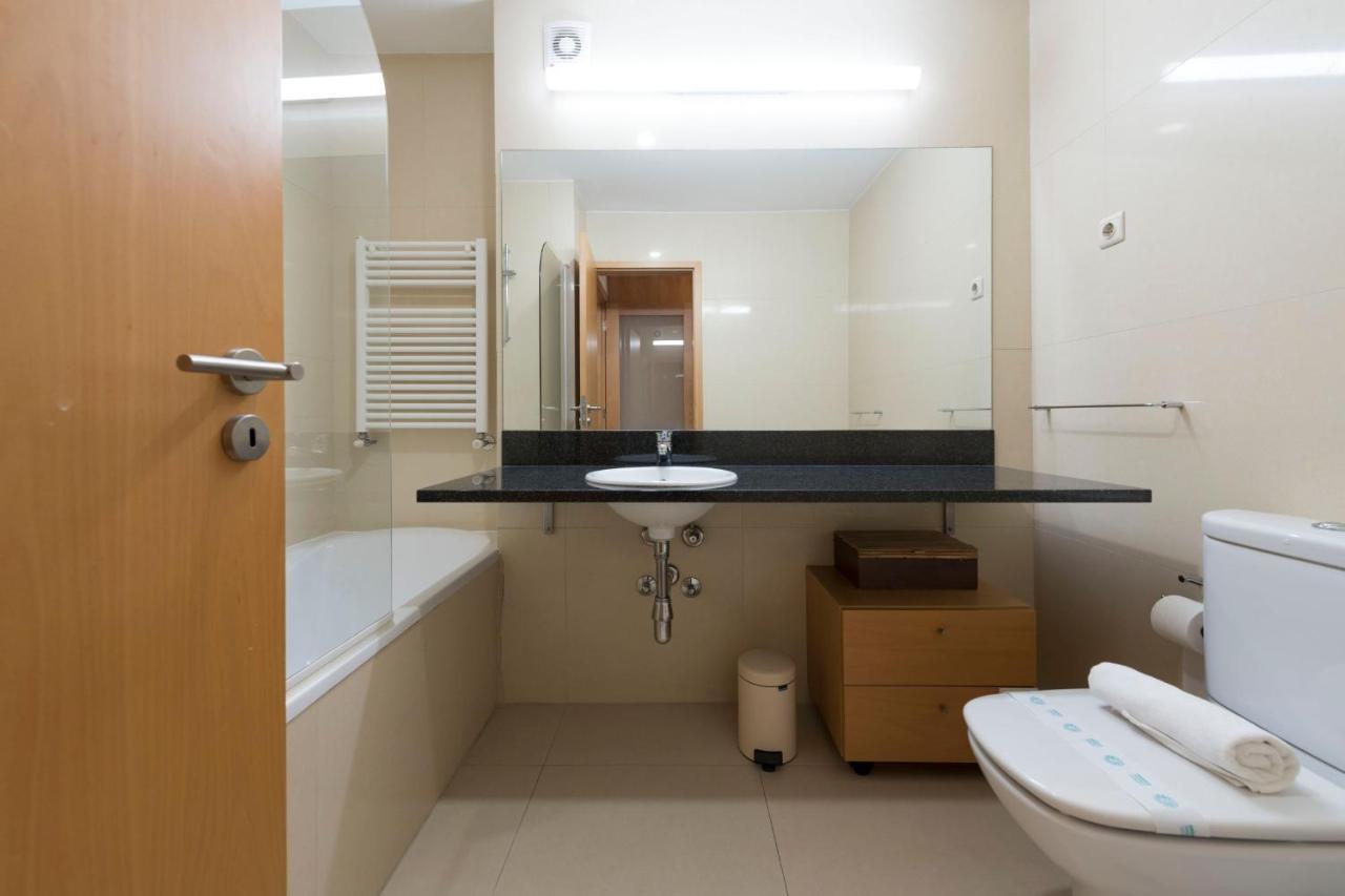 Lovelystay - Oporto Beach Apartment With 2 Free Parking Spots Matosinhos  Esterno foto